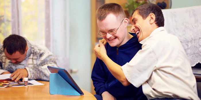Participants sharing daily life in an accessible SDA home